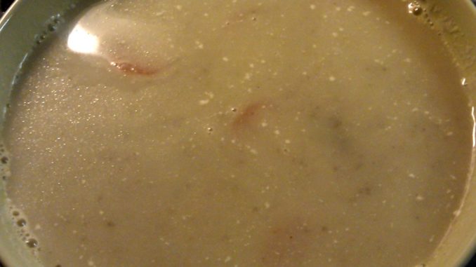 žampionová polévka se zakysanou smetanou