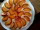 piškotový dort s ovocem a pudinkem